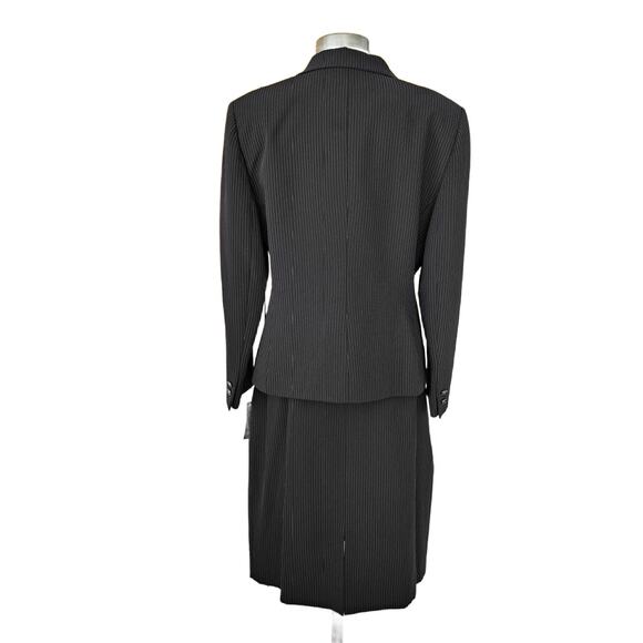 NEW Tahari Black Pinstripe 2-Piece Skirt Suit Size 16 Petite - Picture 4 of 11